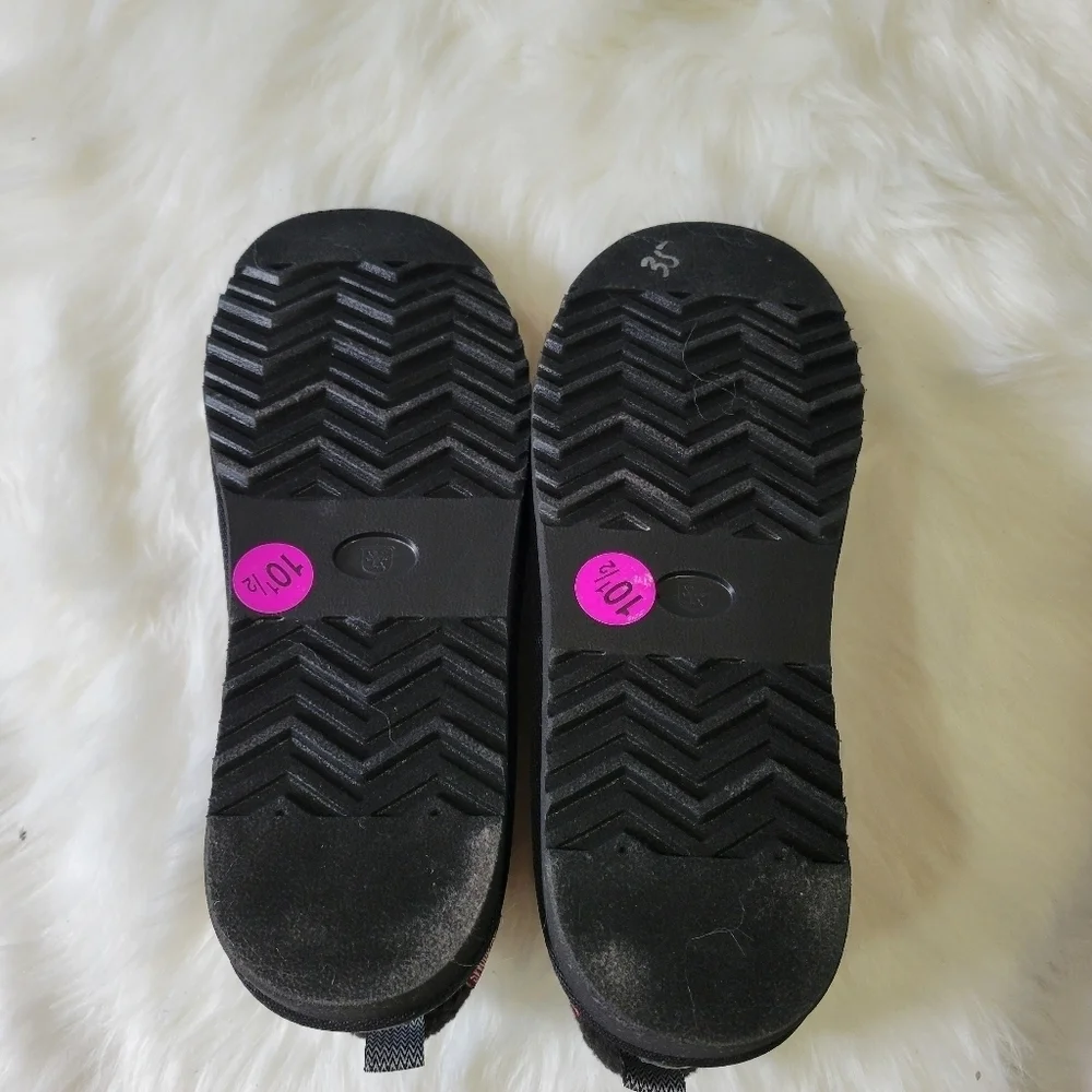 Stacy Adams Black Fur-Lined Boots